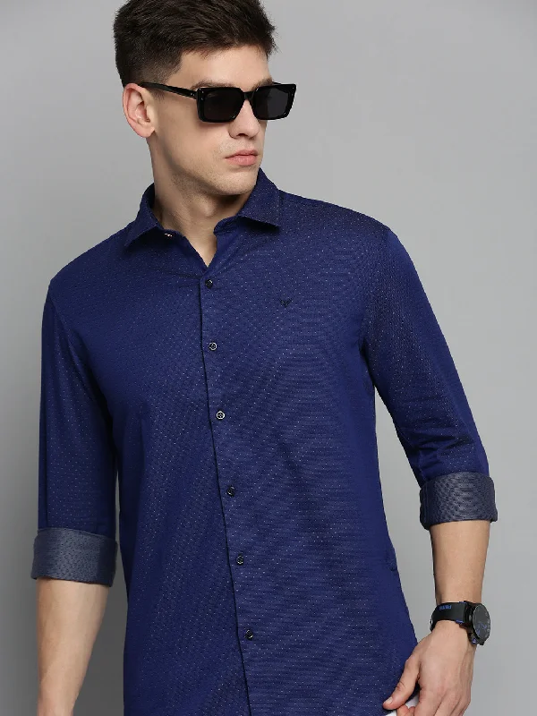 Men's Short - Sleeve Linen Casual Shirts in Light Khaki for a Breathable Summer OptionMen Spread Collar Printed Navy Blue Shirt Men's Short - Sleeve Linen Casual Shirts in Light Khaki for a Breathable Summer OptionMen Spread Collar Printed Navy Blue Shirt
