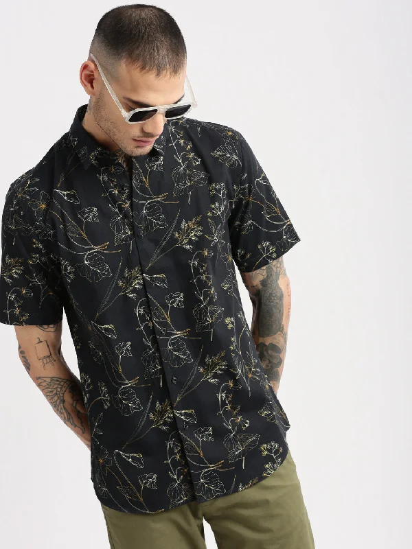 Men's Embroidered Detail Casual Shirts in Beige for a Touch of EleganceMen Spread Collar Floral Black Casual Shirt Men's Embroidered Detail Casual Shirts in Beige for a Touch of EleganceMen Spread Collar Floral Black Casual Shirt