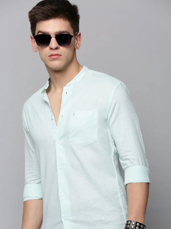 Men's Thermal - Lined Casual Shirts in Black for Added Warmth in Cold WeatherMen Green Solid Casual Shirt Men's Thermal - Lined Casual Shirts in Black for Added Warmth in Cold WeatherMen Green Solid Casual Shirt