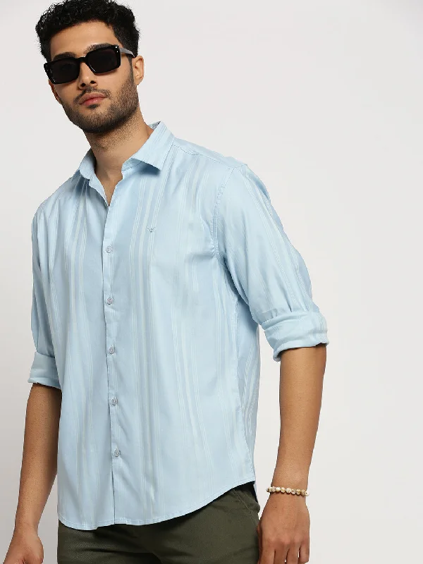 Men's Shearling - Lined Collar Casual Shirts in Brown for a Rustic and Warm AppealMen Blue Spread Collar Vertical Stripes Shirt Men's Shearling - Lined Collar Casual Shirts in Brown for a Rustic and Warm AppealMen Blue Spread Collar Vertical Stripes Shirt