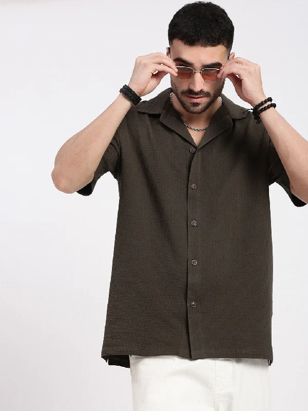 Men's Two - Tone Contrast Panel Casual Shirts in White and Navy for a Stylish and Eye - Catching DesignMen Brown Cuban Collar Solid Shirt Men's Two - Tone Contrast Panel Casual Shirts in White and Navy for a Stylish and Eye - Catching DesignMen Brown Cuban Collar Solid Shirt