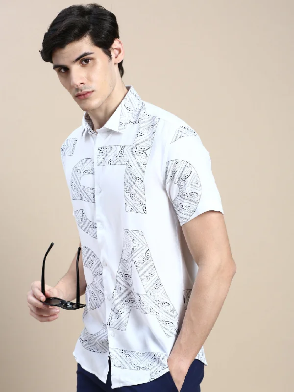 Plus Size Men's Striped Chambray Casual Shirts with a Spread Collar for a Preppy AppearanceMen White Printed Casual Shirt