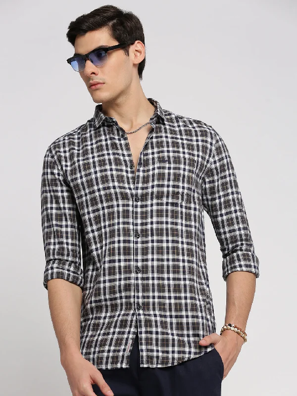 Men's Tailored Fit Checkered Casual Shirts in Multicolor for a Smart - Casual EnsembleMen Navy Blue Spread Collar Tartan Checks Shirt Men's Tailored Fit Checkered Casual Shirts in Multicolor for a Smart - Casual EnsembleMen Navy Blue Spread Collar Tartan Checks Shirt