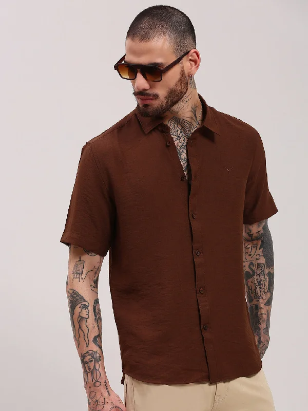 Men's Sustainable Recycled Material Casual Shirts for Eco - Conscious ConsumersMen Brown Solid Slim Fit Shirt