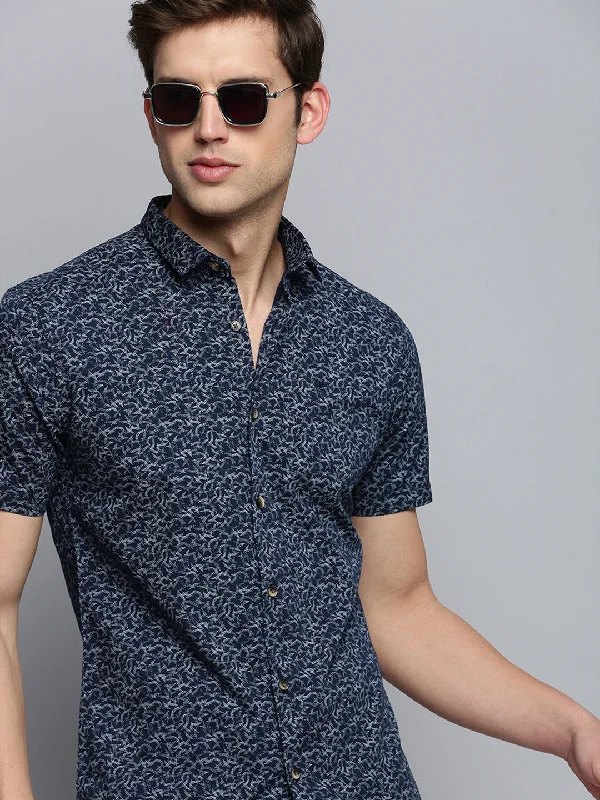 Plus Size Men's Striped Chambray Casual Shirts with a Spread Collar for a Preppy AppearanceMen Spread Collar Printed Navy Blue Shirt Plus Size Men's Striped Chambray Casual Shirts with a Spread Collar for a Preppy AppearanceMen Spread Collar Printed Navy Blue Shirt
