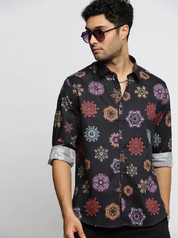 Men's Retro - Style Hawaiian Print Casual Shirts in Bold Patterns for a Tropical VacationMen Black Spread Collar Ethnic Motifs Shirt