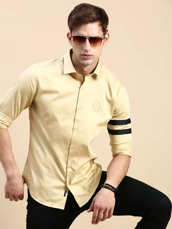 Men's Thermal - Lined Casual Shirts in Black for Added Warmth in Cold WeatherMen Beige Solid Casual Shirt Men's Thermal - Lined Casual Shirts in Black for Added Warmth in Cold WeatherMen Beige Solid Casual Shirt