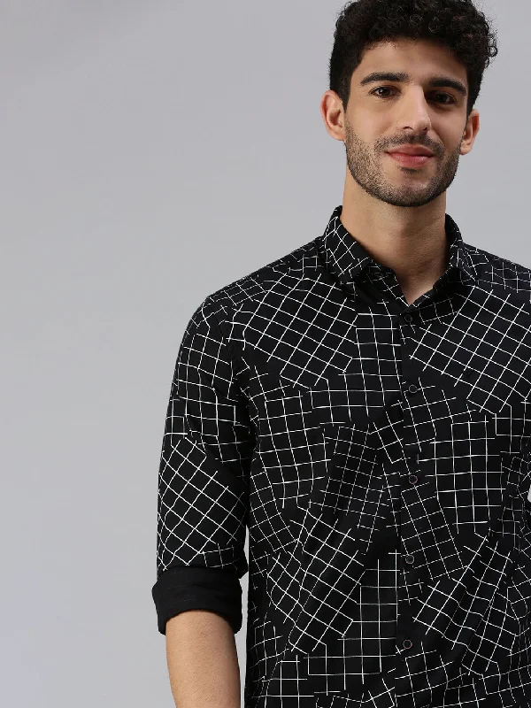 Men's Thermal - Lined Casual Shirts in Black for Added Warmth in Cold WeatherMen Black Printed Casual Shirt Men's Thermal - Lined Casual Shirts in Black for Added Warmth in Cold WeatherMen Black Printed Casual Shirt