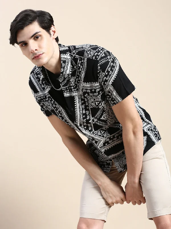 Men's Retro - Style Hawaiian Print Casual Shirts in Bold Patterns for a Tropical VacationMen Black Printed Casual Shirt Men's Retro - Style Hawaiian Print Casual Shirts in Bold Patterns for a Tropical VacationMen Black Printed Casual Shirt