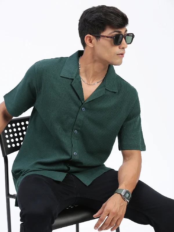 Men's Retro - Style Hawaiian Print Casual Shirts in Bold Patterns for a Tropical VacationMen Solid Green Relaxed Fit Shirt Men's Retro - Style Hawaiian Print Casual Shirts in Bold Patterns for a Tropical VacationMen Solid Green Relaxed Fit Shirt