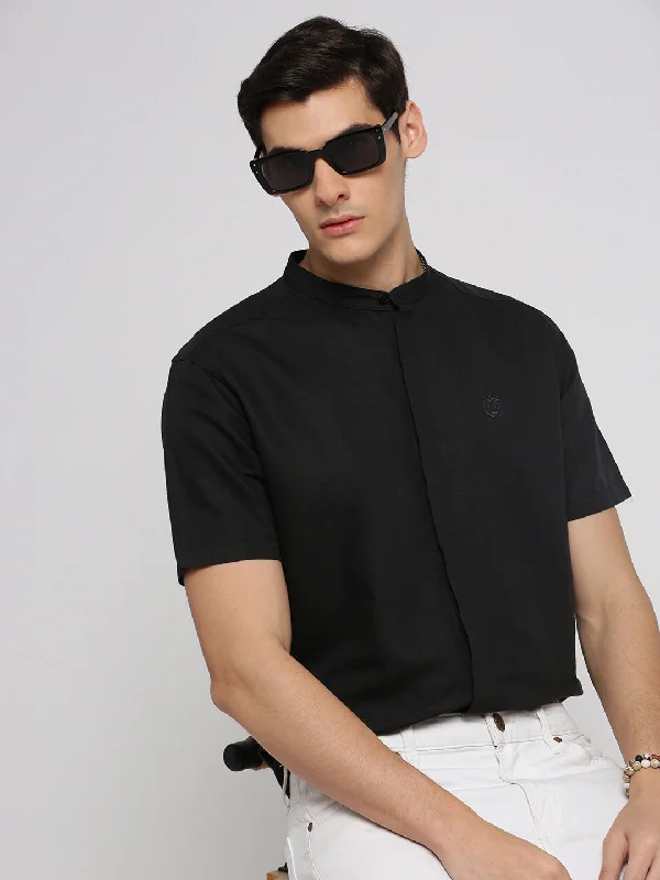 Men's Two - Tone Contrast Panel Casual Shirts in White and Navy for a Stylish and Eye - Catching DesignMen Charcoal Mandarin Collar Solid Shirt Men's Two - Tone Contrast Panel Casual Shirts in White and Navy for a Stylish and Eye - Catching DesignMen Charcoal Mandarin Collar Solid Shirt