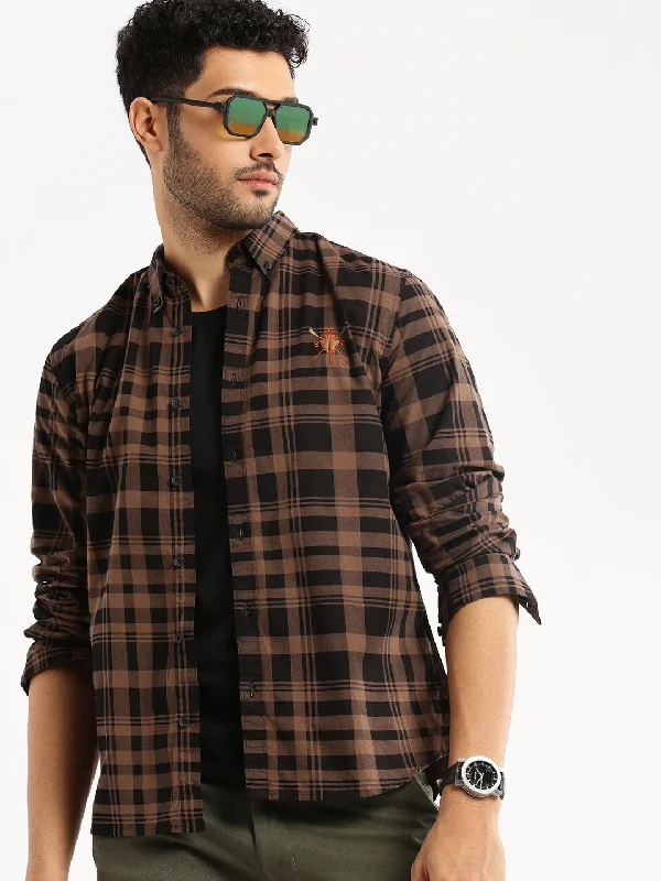 Men's Two - Tone Contrast Panel Casual Shirts in White and Navy for a Stylish and Eye - Catching DesignMen Brown Spread Collar Tartan Checks Shirt Men's Two - Tone Contrast Panel Casual Shirts in White and Navy for a Stylish and Eye - Catching DesignMen Brown Spread Collar Tartan Checks Shirt