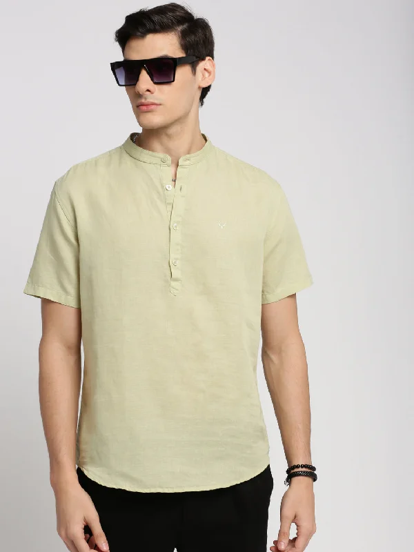 Men's Two - Tone Contrast Panel Casual Shirts in White and Navy for a Stylish and Eye - Catching DesignMen Sea Green Solid Mandarin Collar Casual Short Shirt Men's Two - Tone Contrast Panel Casual Shirts in White and Navy for a Stylish and Eye - Catching DesignMen Sea Green Solid Mandarin Collar Casual Short Shirt