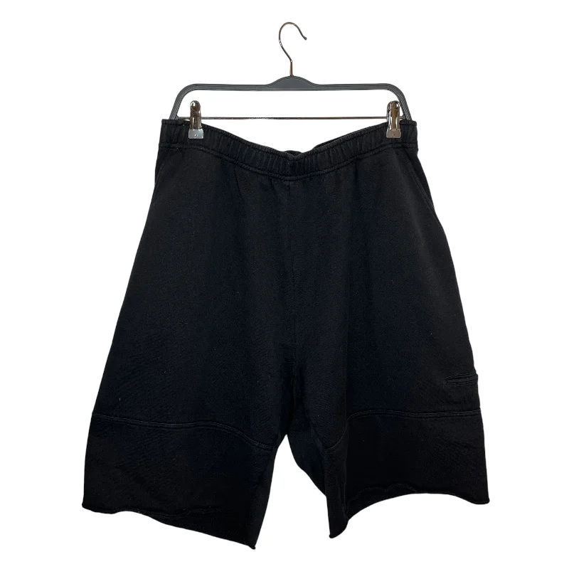 Men's camo print cargo shorts for outdoor adventuresMM6/Shorts/L/Cotton/BLK/Jersey long sweat shorts Men's camo print cargo shorts for outdoor adventuresMM6/Shorts/L/Cotton/BLK/Jersey long sweat shorts