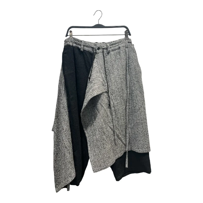Men's side - stripe track shorts for a sporty running lookGround Y/Shorts/3/Wool/GRY/KILT Men's side - stripe track shorts for a sporty running lookGround Y/Shorts/3/Wool/GRY/KILT