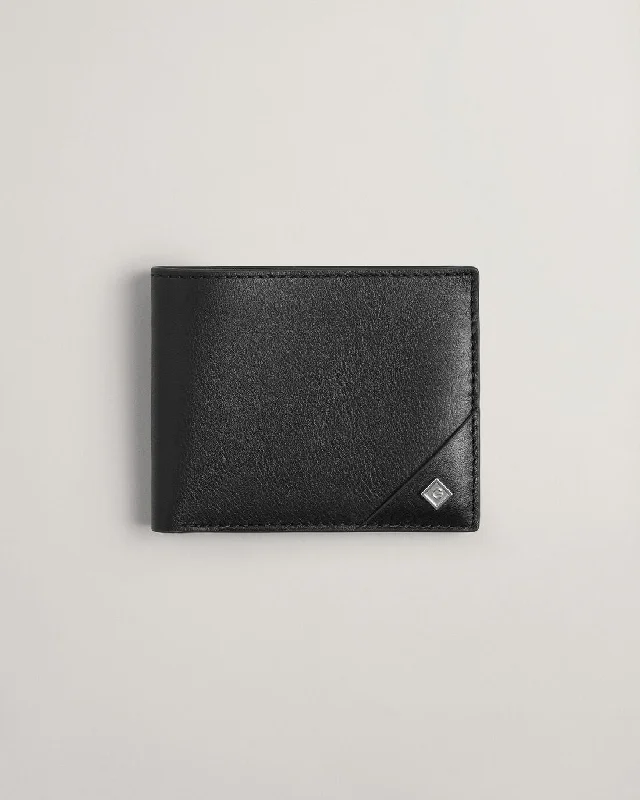 Men's Embroidered Detail Casual Shirts in Beige for a Touch of EleganceGANT Leather Wallet Men's Embroidered Detail Casual Shirts in Beige for a Touch of EleganceGANT Leather Wallet