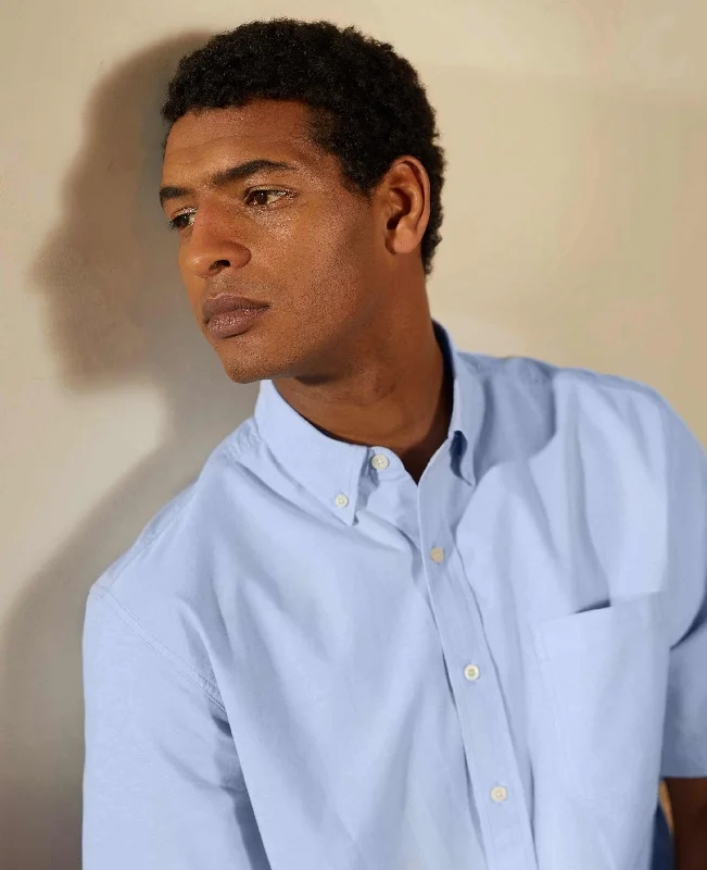 Men's Thermal - Lined Casual Shirts in Black for Added Warmth in Cold WeatherSky Blue Classic Fit Short Sleeve Oxford Shirt Men's Thermal - Lined Casual Shirts in Black for Added Warmth in Cold WeatherSky Blue Classic Fit Short Sleeve Oxford Shirt