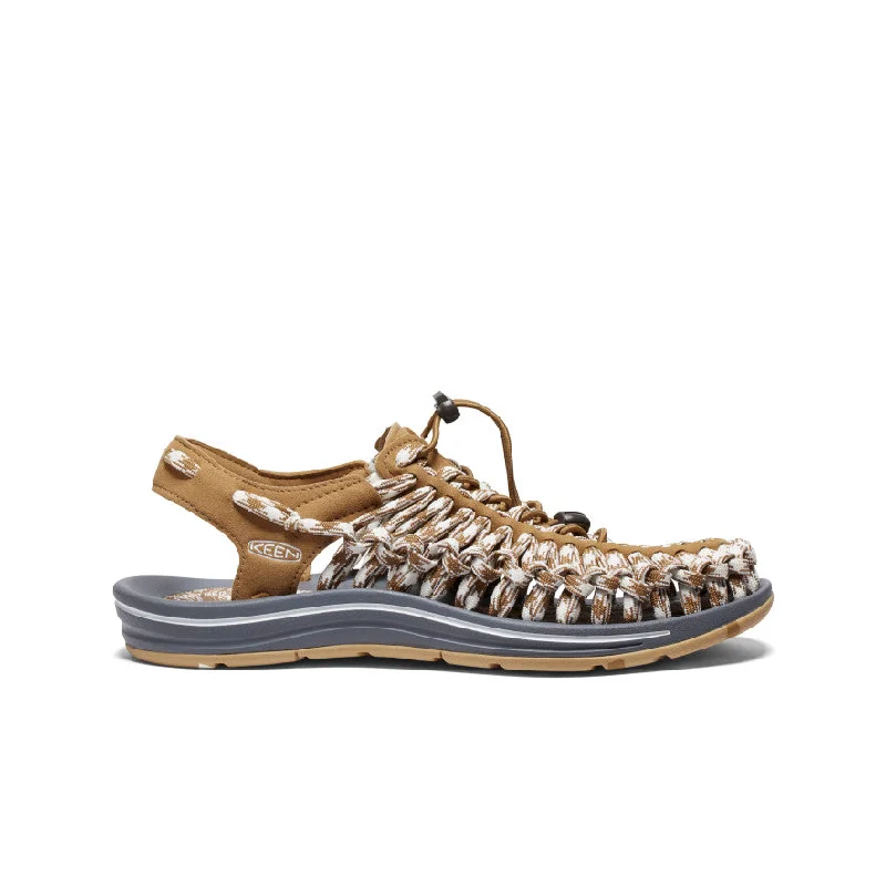 Men's sandals with a contrast stitching detailMen's UNEEK Flat Cord Sneaker x T.H.C.  |  Reno Paisley
