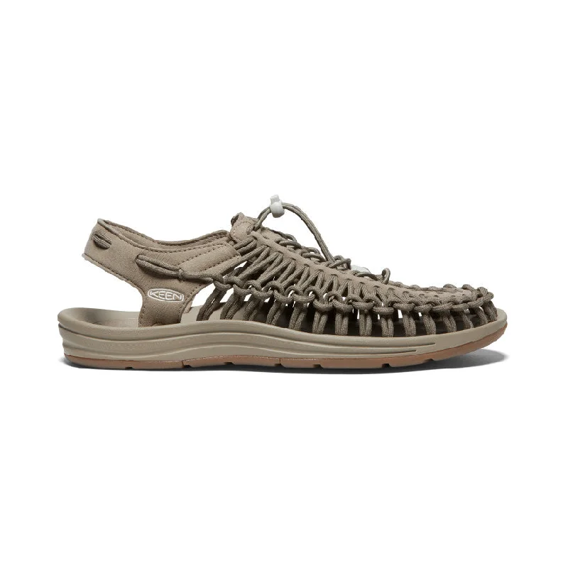 Men's sandals with a pointed toe for a stylish lookMen's UNEEK Sneaker | Timberwolf/Plaza Taupe Men's sandals with a pointed toe for a stylish lookMen's UNEEK Sneaker | Timberwolf/Plaza Taupe