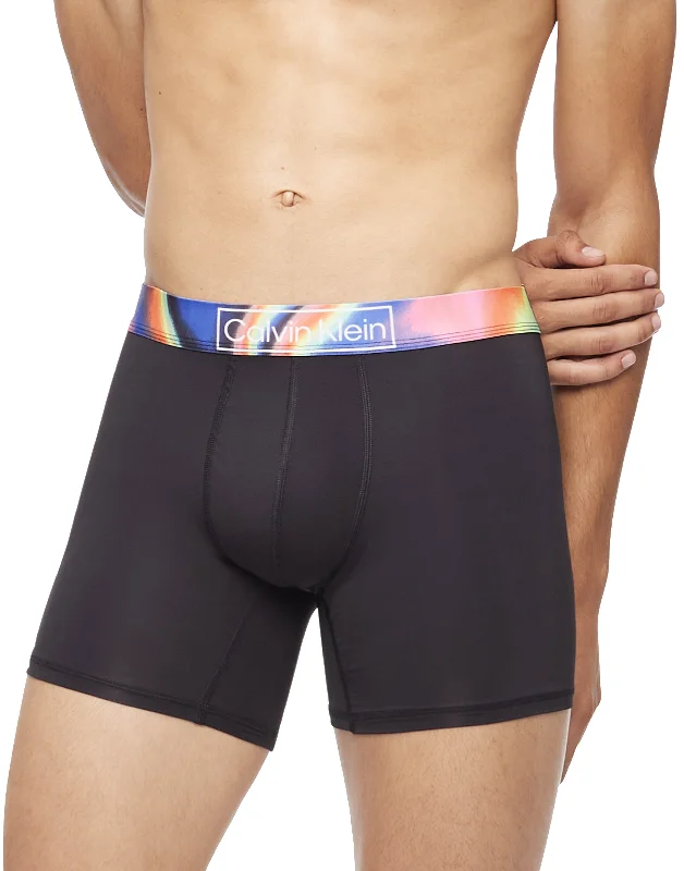 Men's boxer briefs with a seamless waistbandCalvin Klein Reimagined Heritage Pride Micro Boxer Brief NB3157 Men's boxer briefs with a seamless waistbandCalvin Klein Reimagined Heritage Pride Micro Boxer Brief NB3157