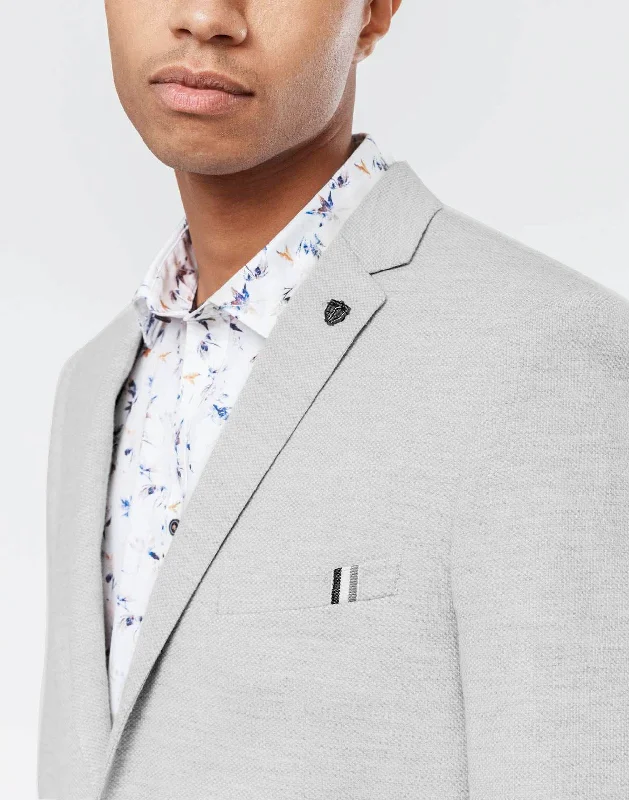 Plus Size Men's Herringbone Patterned Blazer in Grey for a Timeless and Sophisticated AppearanceVeste casual gris clair "Mustang" Plus Size Men's Herringbone Patterned Blazer in Grey for a Timeless and Sophisticated AppearanceVeste casual gris clair "Mustang"