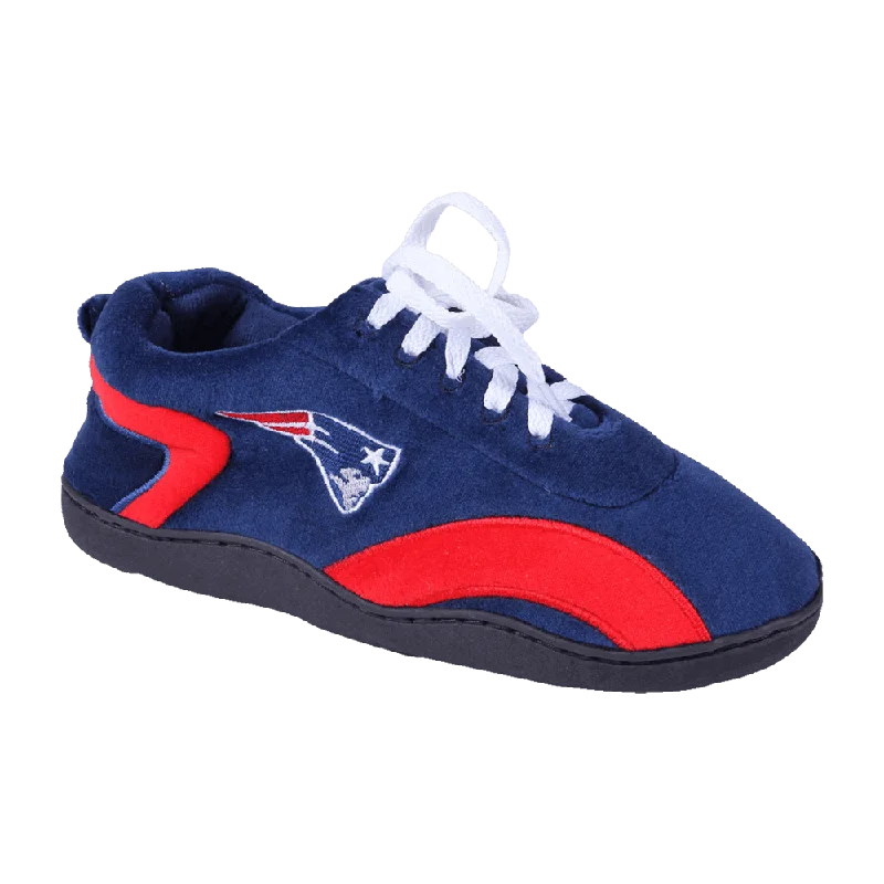 Men's slippers with a stretchy side panel for a better fitNew England Patriots All Around Slippers Men's slippers with a stretchy side panel for a better fitNew England Patriots All Around Slippers