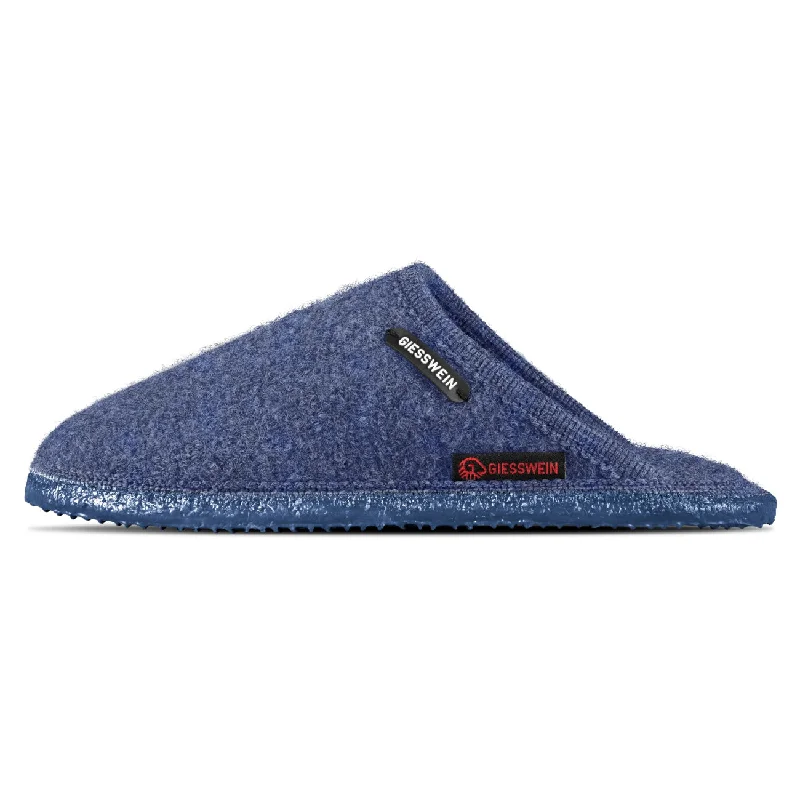 Men's slippers with a Velcro closure for easy on and offTino