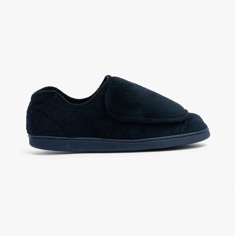 Men's slippers in a warm color like red or brownVELVIT Mens Slippers Navy