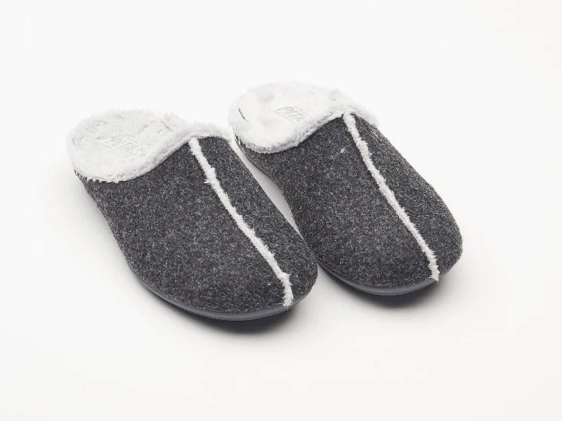 Men's slippers with a leather sole for a classic lookWomen's grey felt and faux fur mule slippers Men's slippers with a leather sole for a classic lookWomen's grey felt and faux fur mule slippers