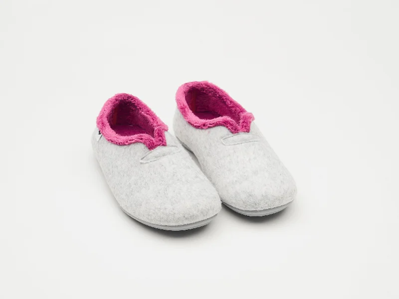 Men's slippers with a shock - absorbing midsoleWomen's grey and rapsberry felt and faux fur slippers Men's slippers with a shock - absorbing midsoleWomen's grey and rapsberry felt and faux fur slippers