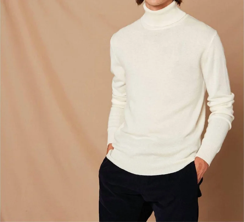 Regular Fit Men's Mock - Neck Sweater in Teal with a Side Slit for a Modern Office AttireCashmere Roll Neck Sweater In White Regular Fit Men's Mock - Neck Sweater in Teal with a Side Slit for a Modern Office AttireCashmere Roll Neck Sweater In White