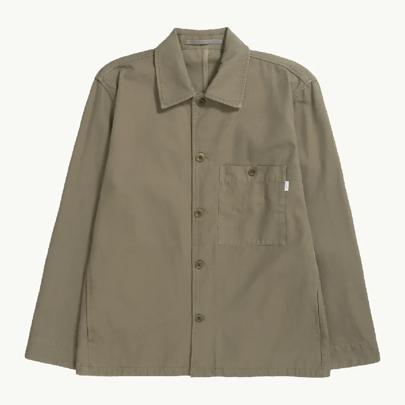 Men coats with a hooded design for added protection against the elementsNorse Standard Twill Overshirt - Sediment Green Men coats with a hooded design for added protection against the elementsNorse Standard Twill Overshirt - Sediment Green