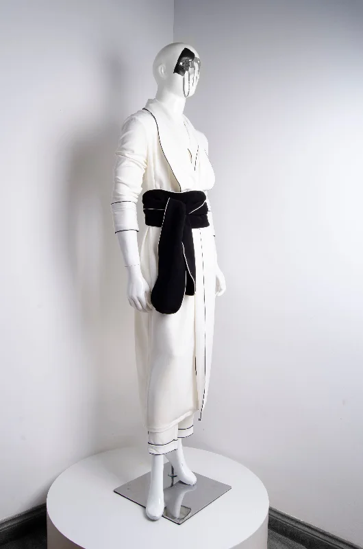 Men's robes with a sherpa - lined hood​White Pyjama Chic Robe