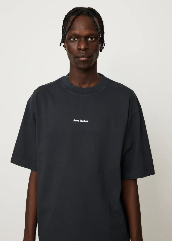 Men's polo t - shirts with a contrast collar for a preppy lookExtorr Stamp Logo T-Shirt Men's polo t - shirts with a contrast collar for a preppy lookExtorr Stamp Logo T-Shirt