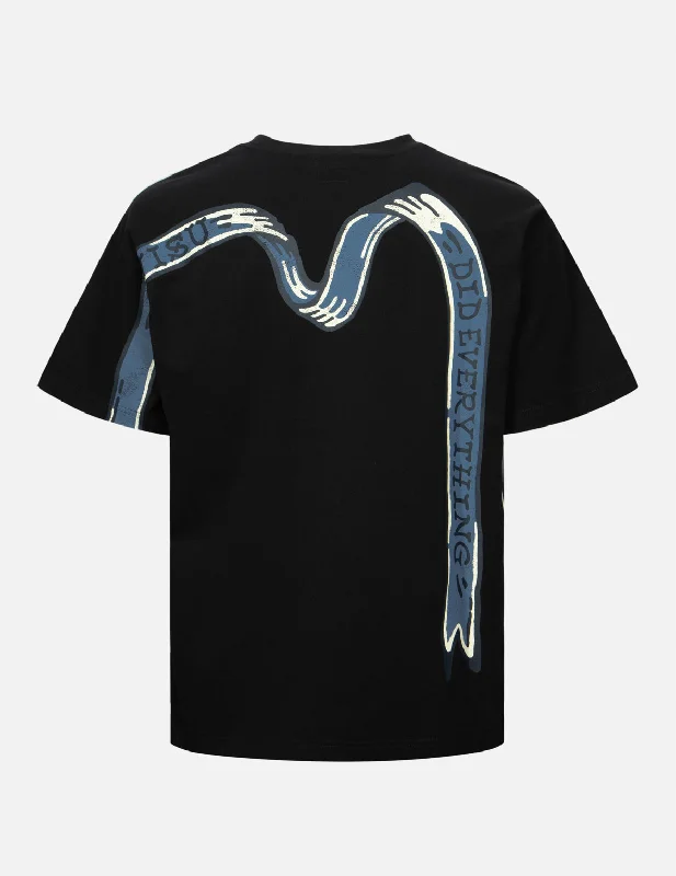 Men's printed Hawaiian t - shirts for tropical vacationsLogo and Ribbon Daicock Print Relax Fit T-shirt Men's printed Hawaiian t - shirts for tropical vacationsLogo and Ribbon Daicock Print Relax Fit T-shirt