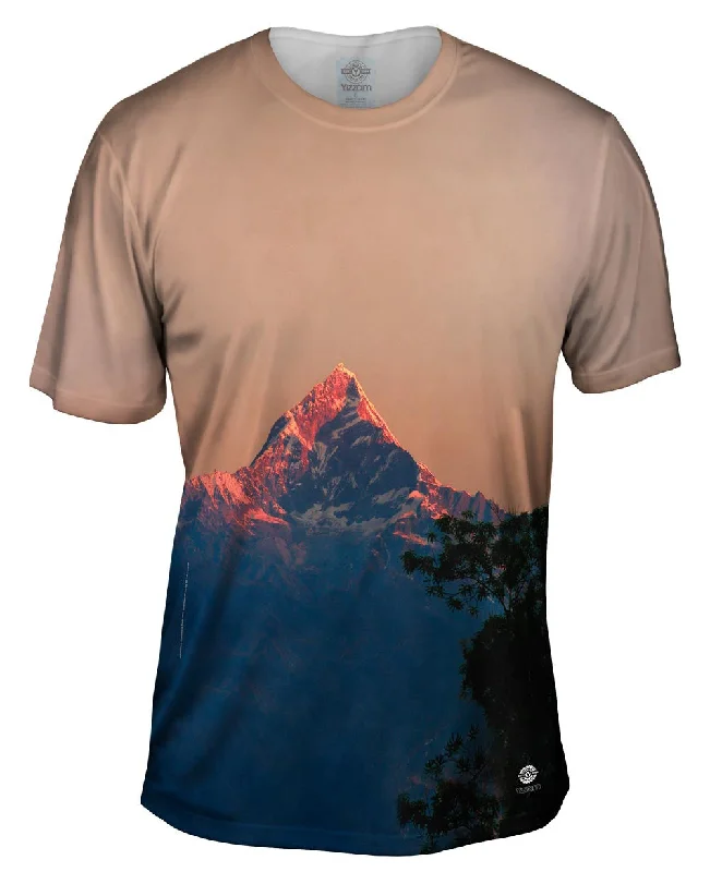 Men's UV - protection t - shirts for outdoor activities in the sunNepal Machhapuchhre Peaks Men's UV - protection t - shirts for outdoor activities in the sunNepal Machhapuchhre Peaks
