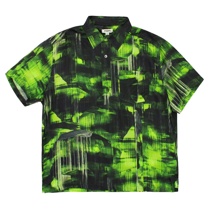 Men's distressed denim - look t - shirts with a rugged appealPhipps S/S Camp Shirt Verdelite - Green Men's distressed denim - look t - shirts with a rugged appealPhipps S/S Camp Shirt Verdelite - Green