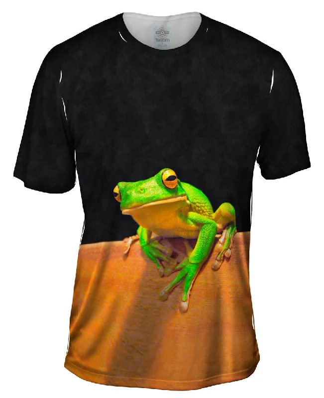 Men's eco - friendly recycled t - shirts for sustainable fashion choicesWhite Lipped Tree Frog Cairns